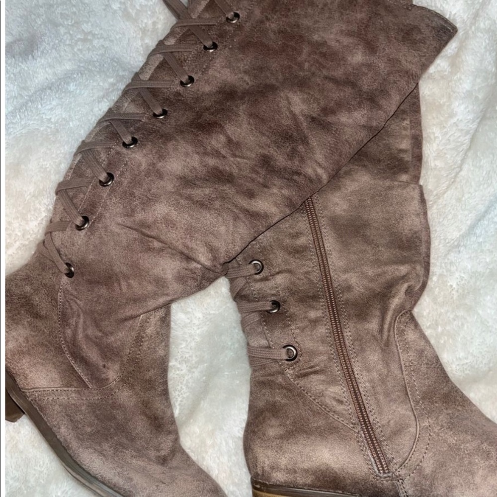Brown boots lace up